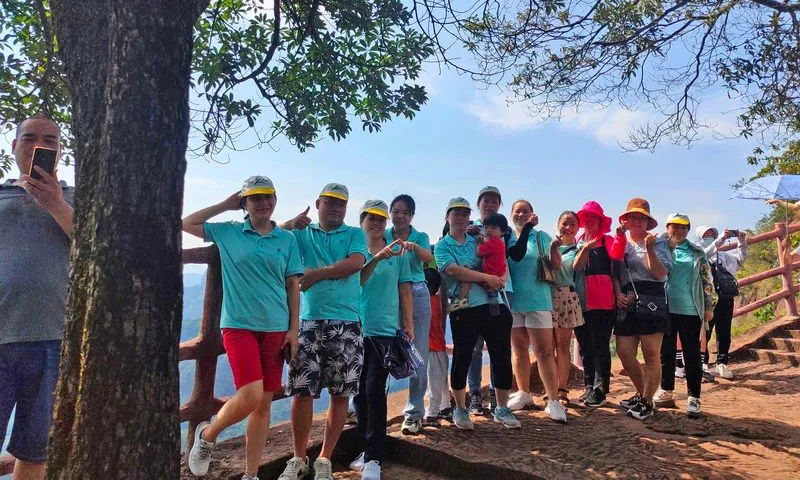 राइन प्रसाधन सामग्री टीम निर्माण गतिविधियाँ