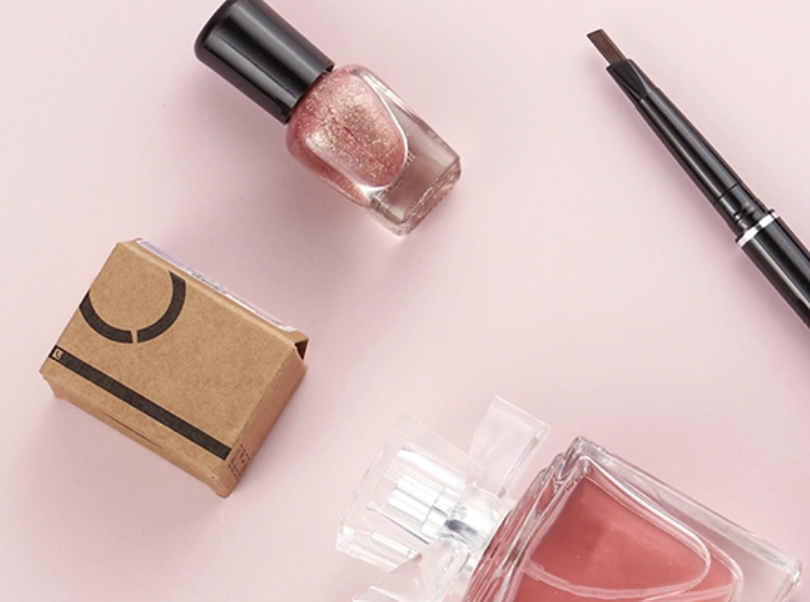 सौंदर्य प्रसाधन पैकेजिंग सामग्री के चयन के लिए क्या सावधानियां हैं?